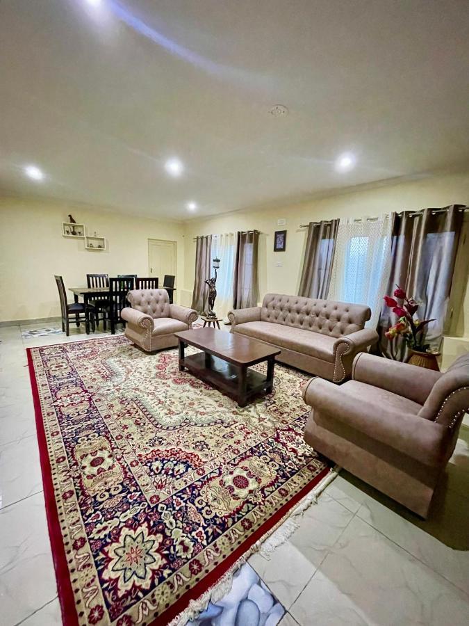 The Khayabaan - Luxurious Home Stay Away From Home Srīnagar Екстериор снимка