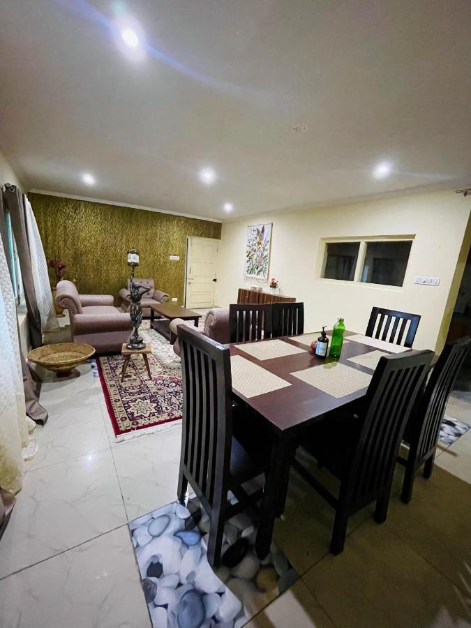 The Khayabaan - Luxurious Home Stay Away From Home Srīnagar Екстериор снимка