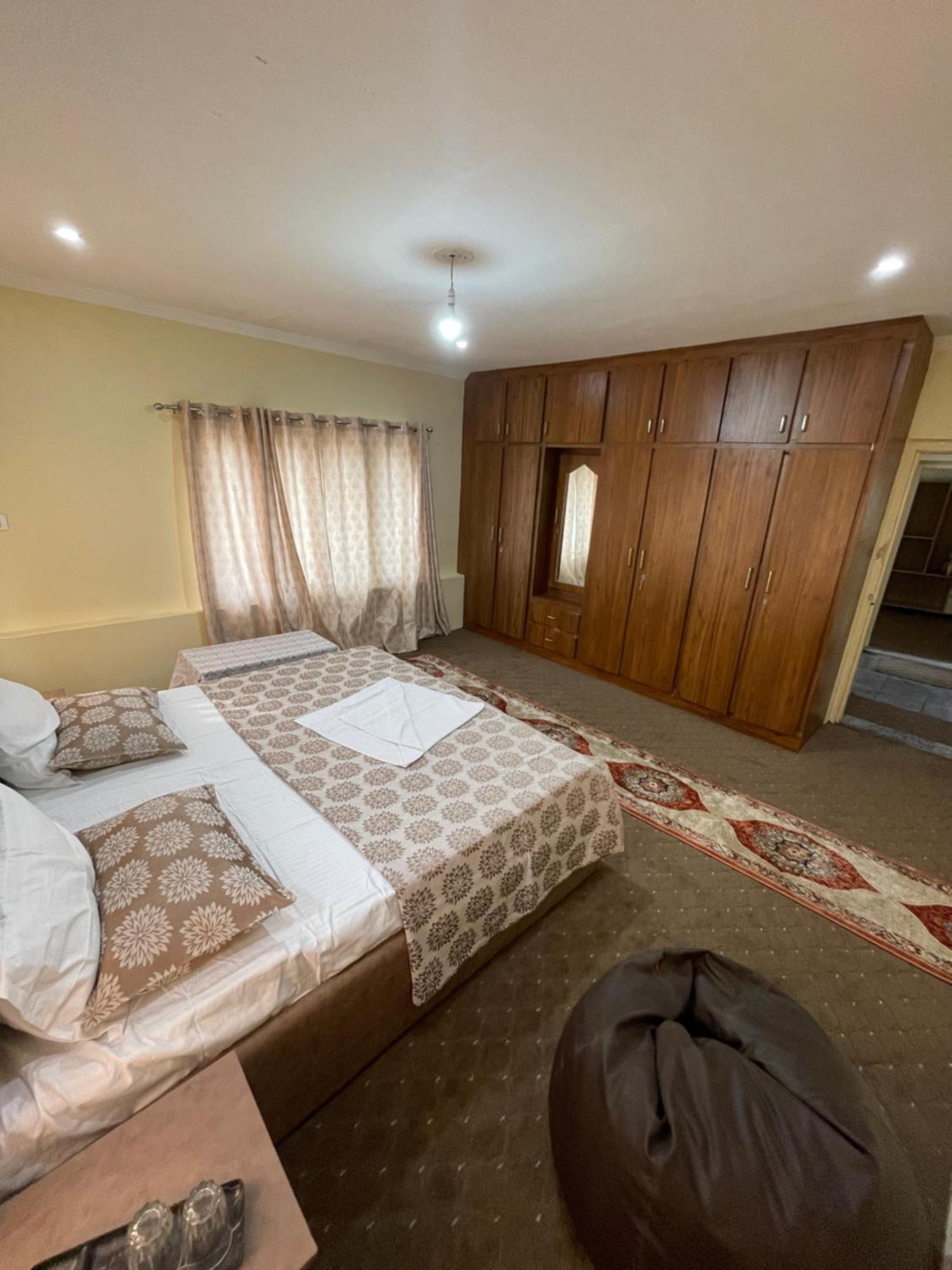 The Khayabaan - Luxurious Home Stay Away From Home Srīnagar Екстериор снимка