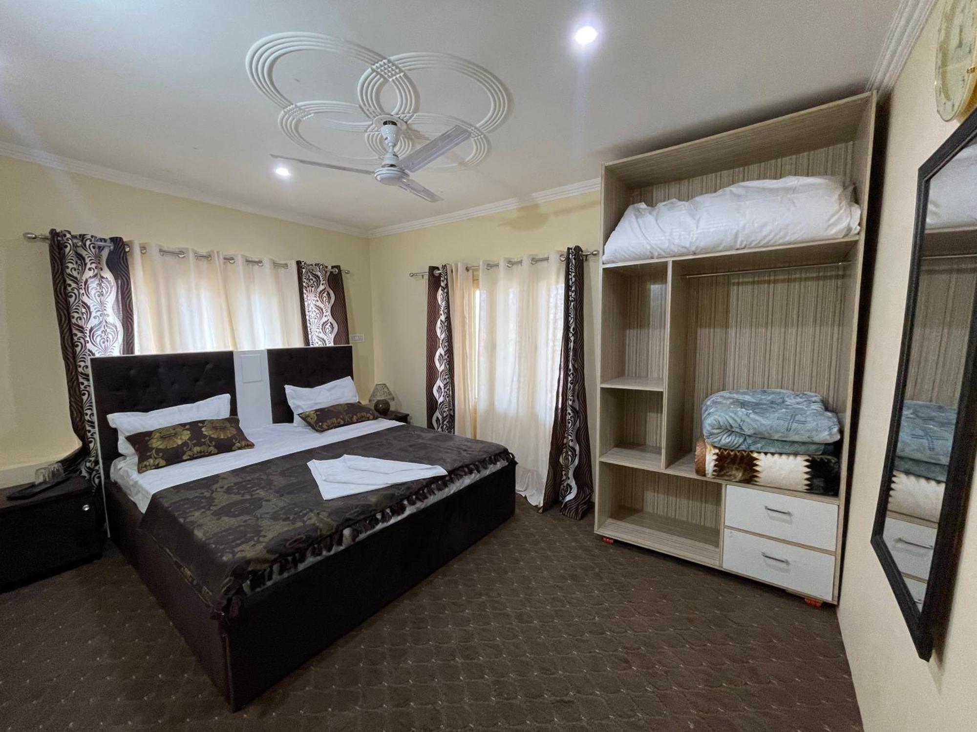 The Khayabaan - Luxurious Home Stay Away From Home Srīnagar Екстериор снимка