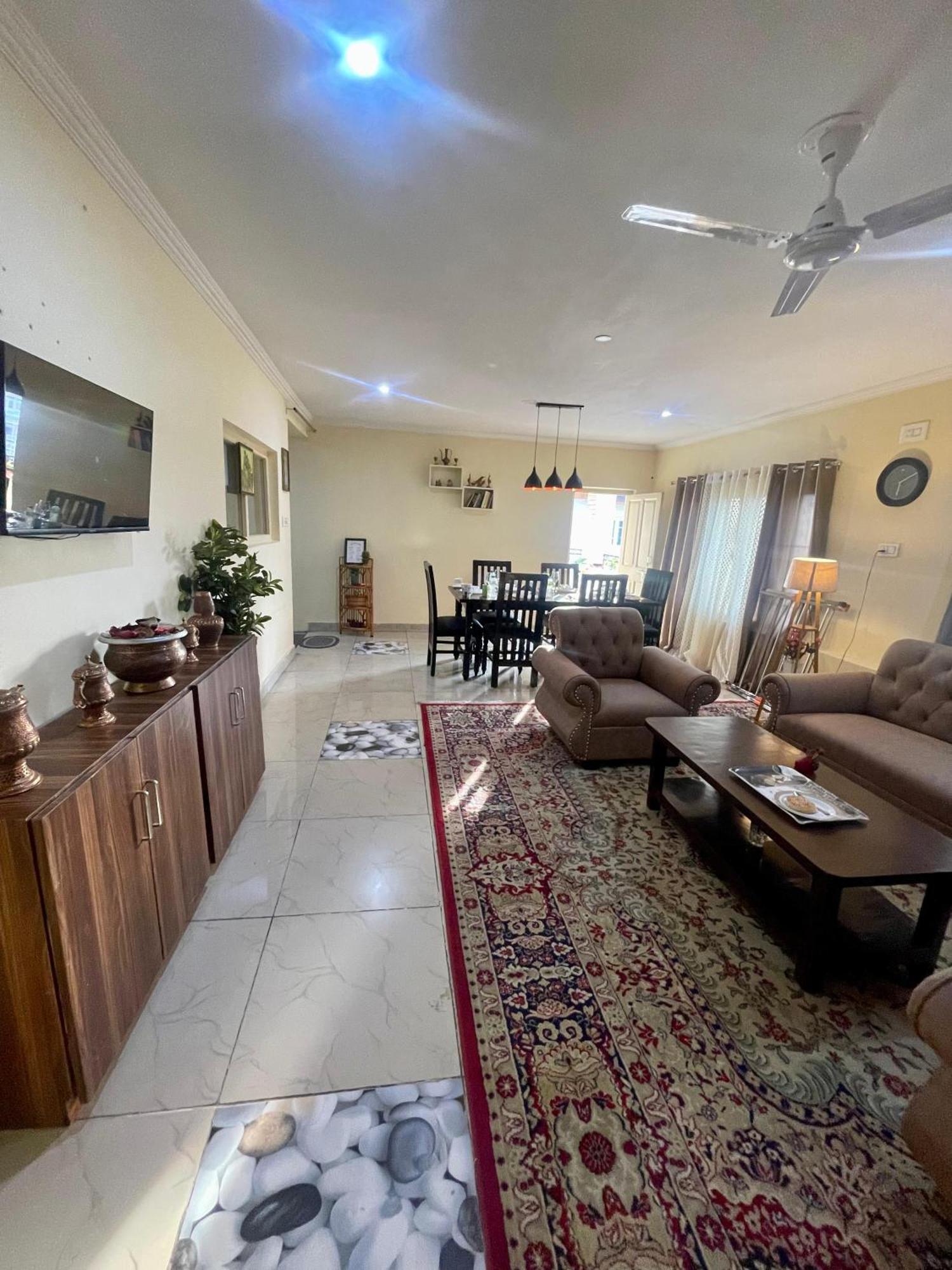 The Khayabaan - Luxurious Home Stay Away From Home Srīnagar Екстериор снимка